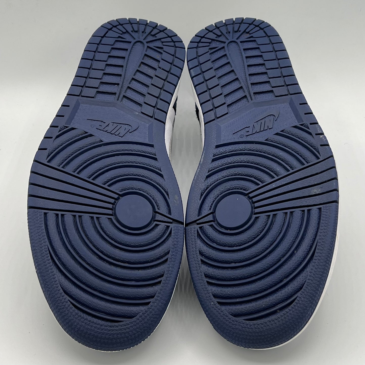 Jordan 1 Low SB Midnight Navy