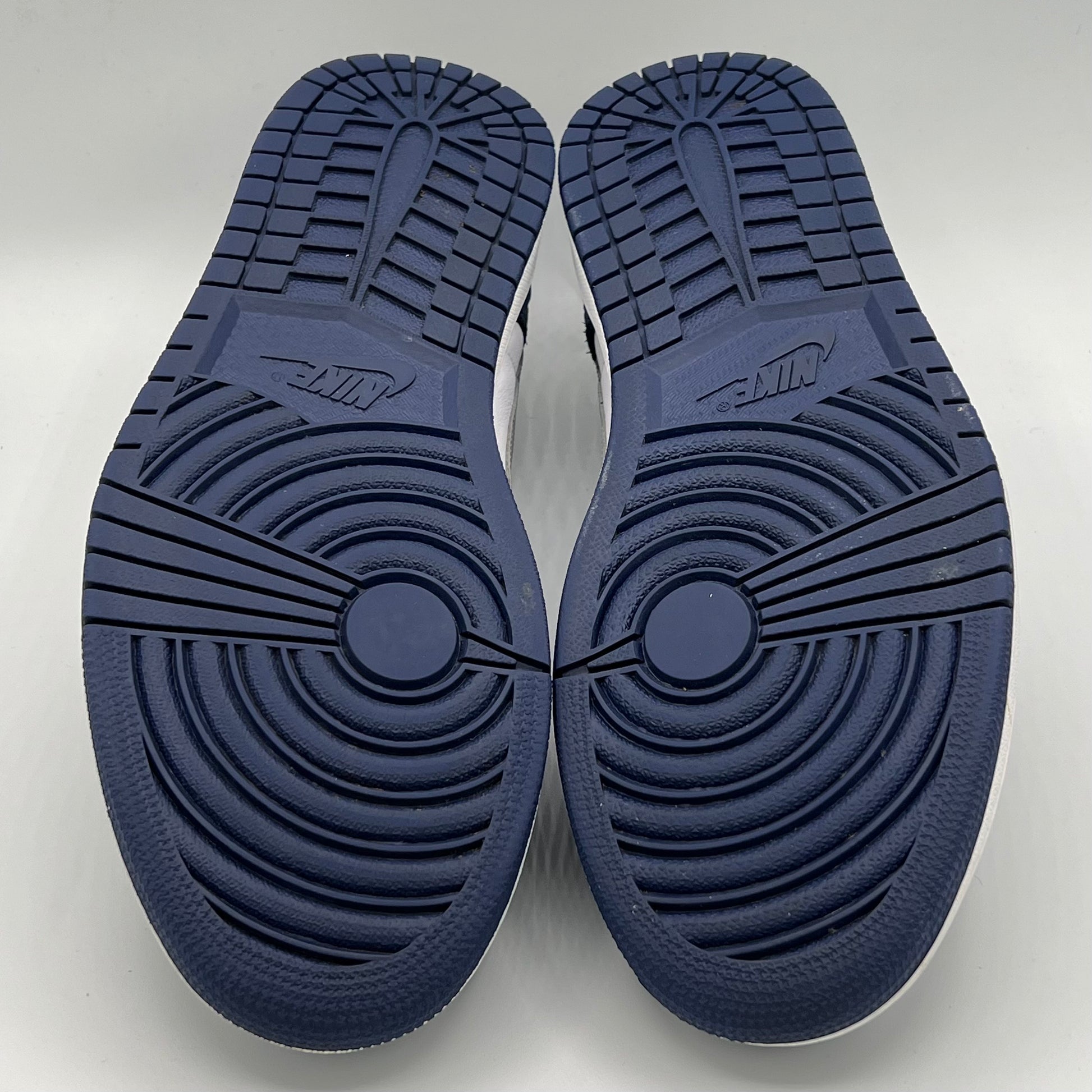 Jordan 1 Low SB Midnight Navy