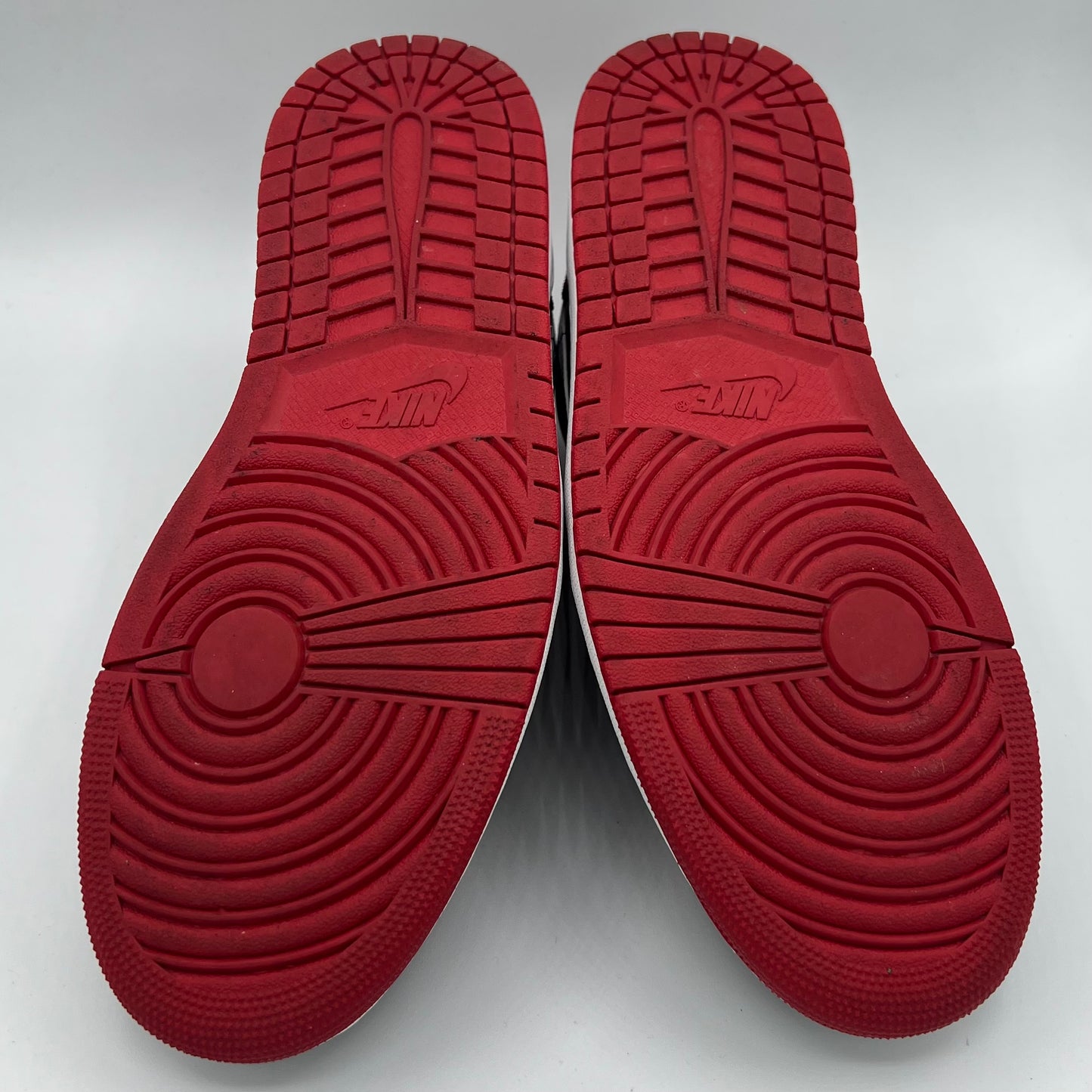 Jordan 1 Low Alternate Bred Toe