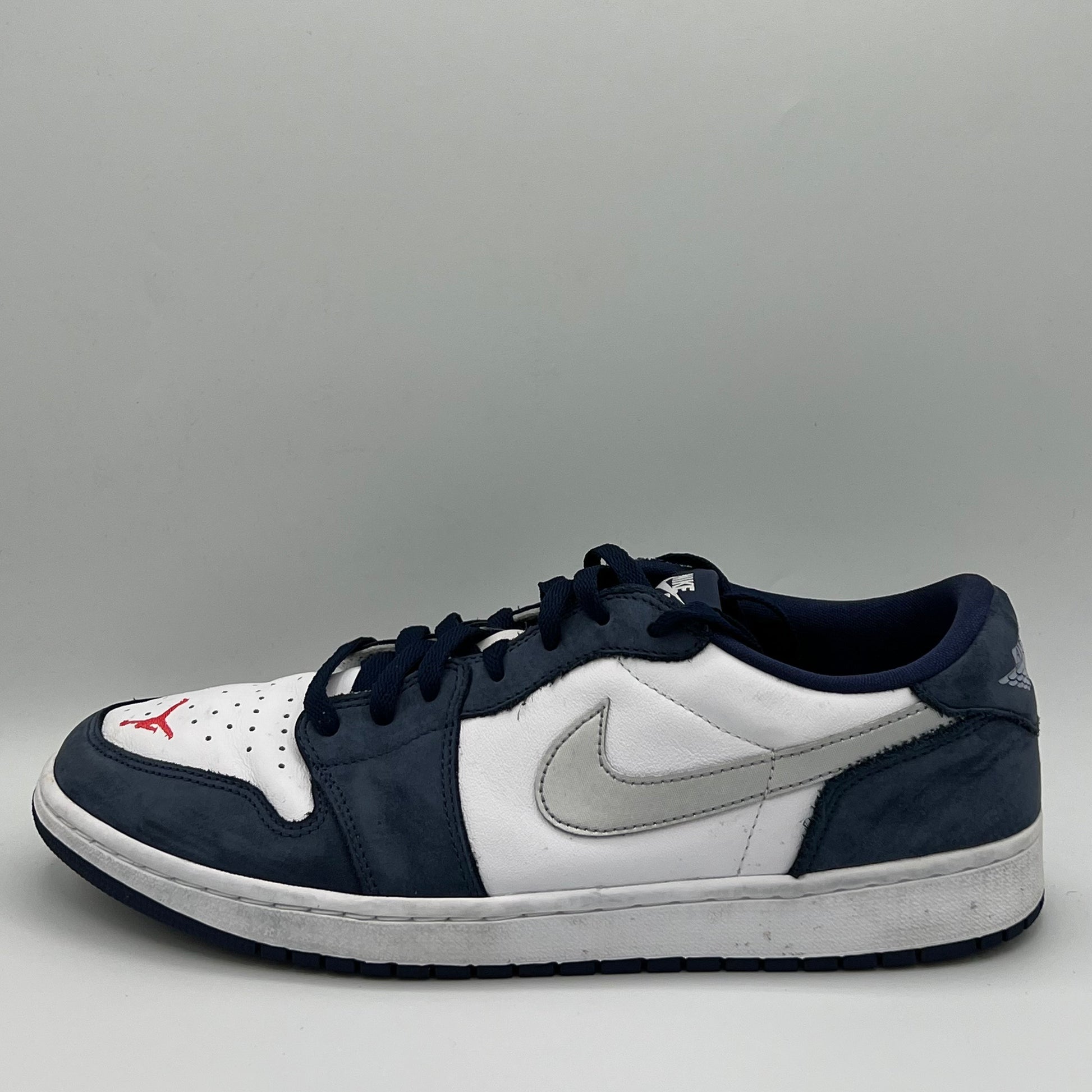 Jordan 1 Low SB Midnight Navy